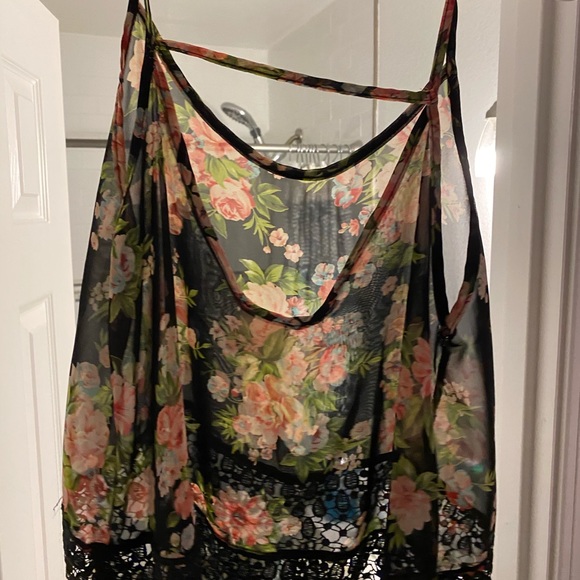 Love this shirt! Crop Camisole - very cute! - Picture 3 of 7